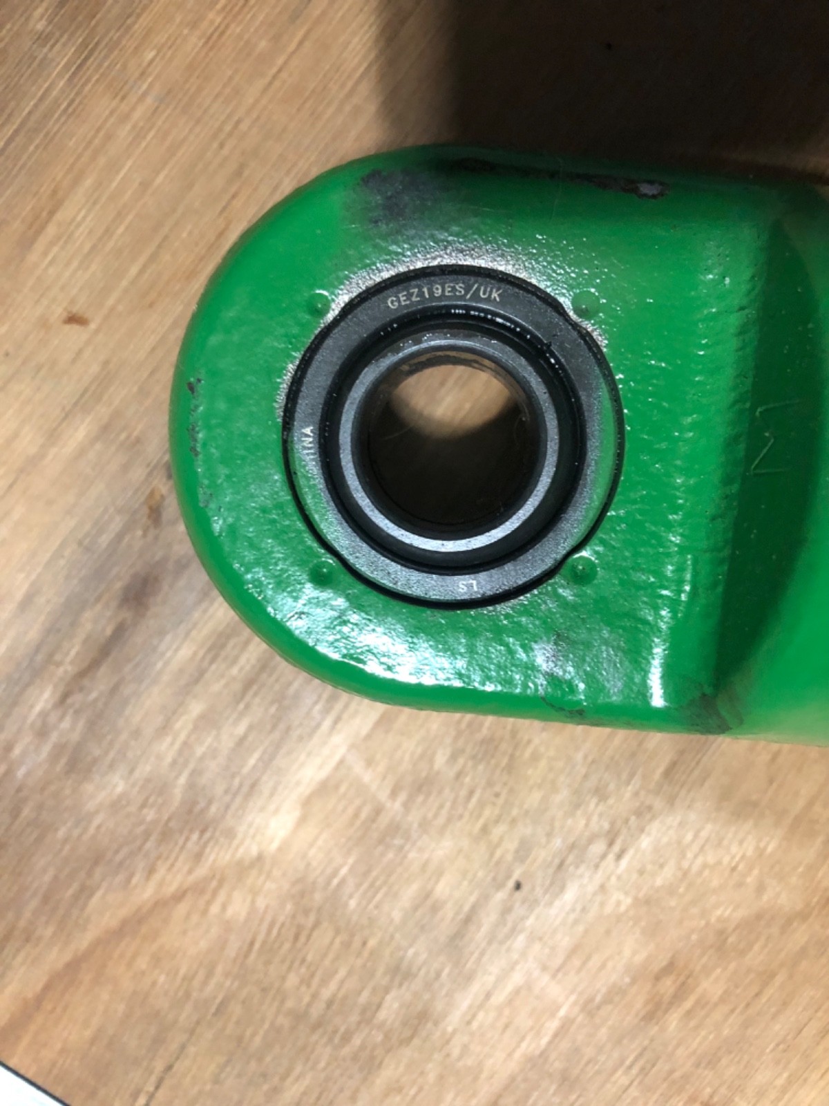 John Deere AHC10313 hydraulic cylinder