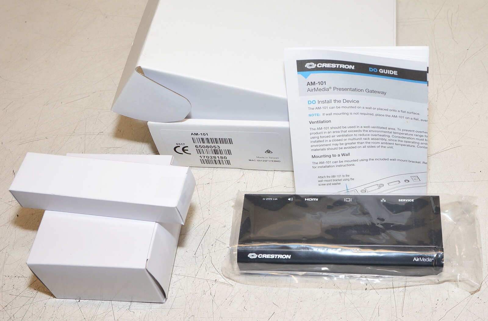 Crestron AM-101  AirMedia Presentation Gateway & Power Supply