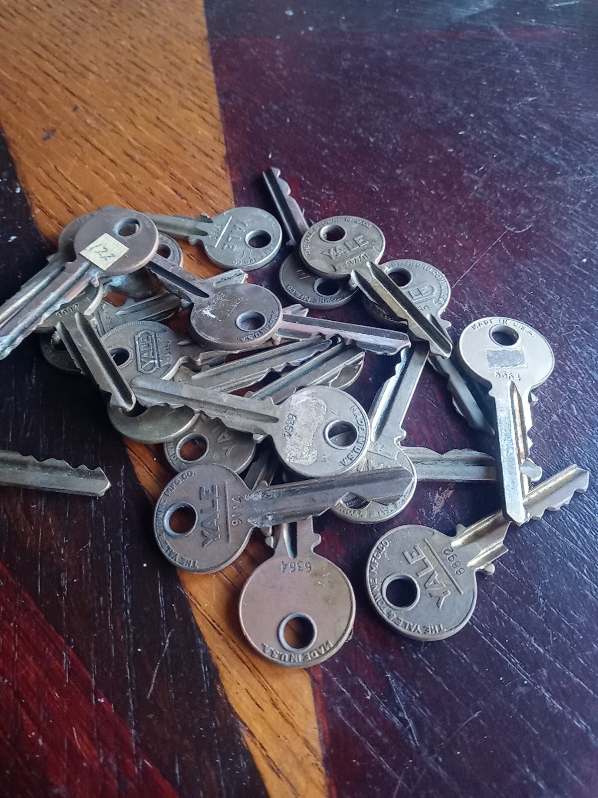 Lot of 25 Vintage Yale Keys. All Are Stamped YALE (Lot # 2)