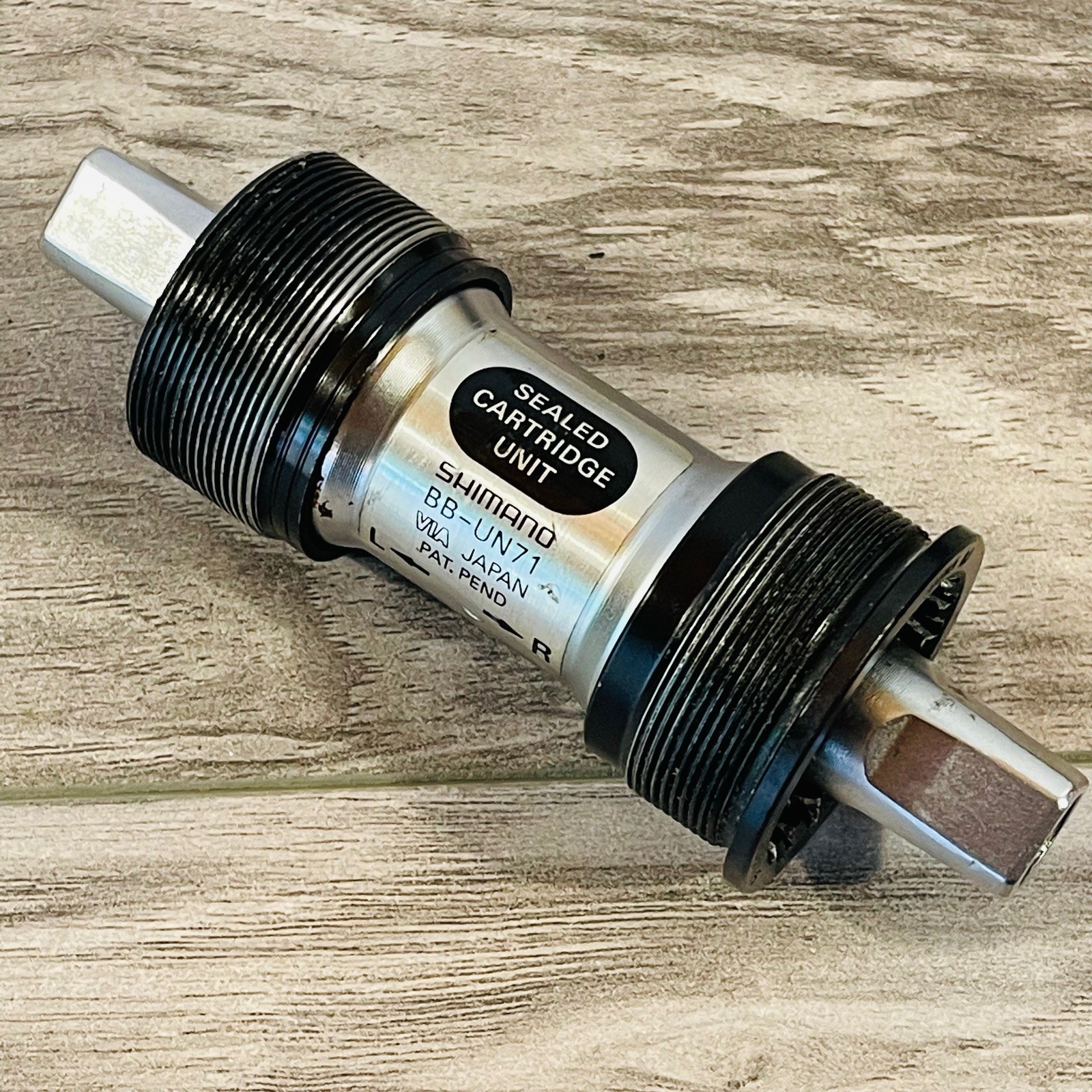 Shimano BB-UN71 Square Taper Bottom Bracket 70 ITALIAN 115mm Spindle LOW MILEAGE