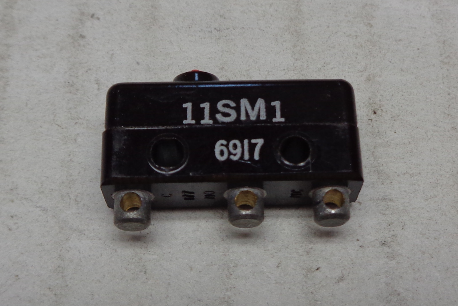 AIRCRAFT SENSITIVE MICRO SWITCH 11SM1 BY HONEYWELL NEW