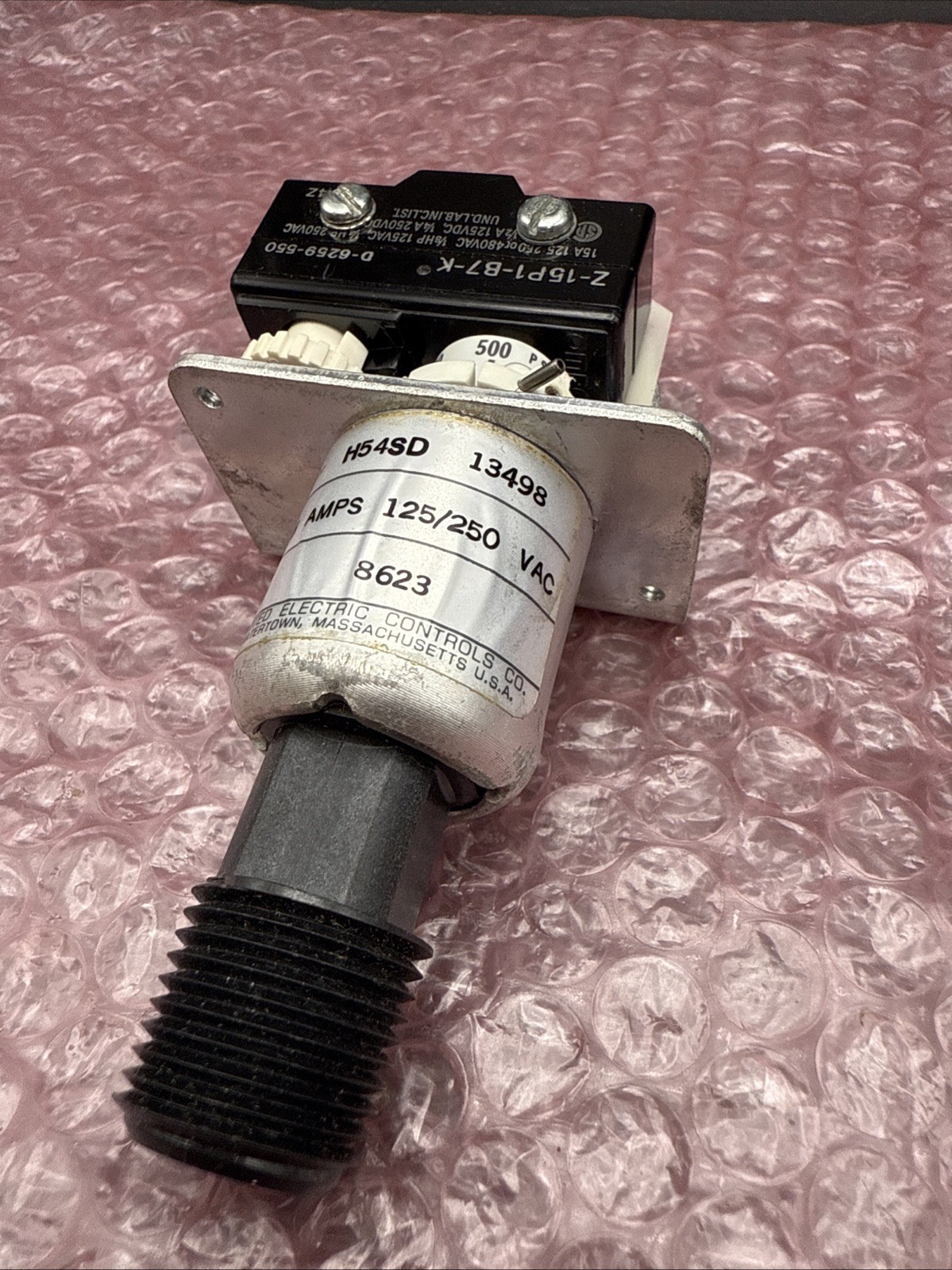 United Electric Controls H54SD 13498 Pressure Switch New Open Box