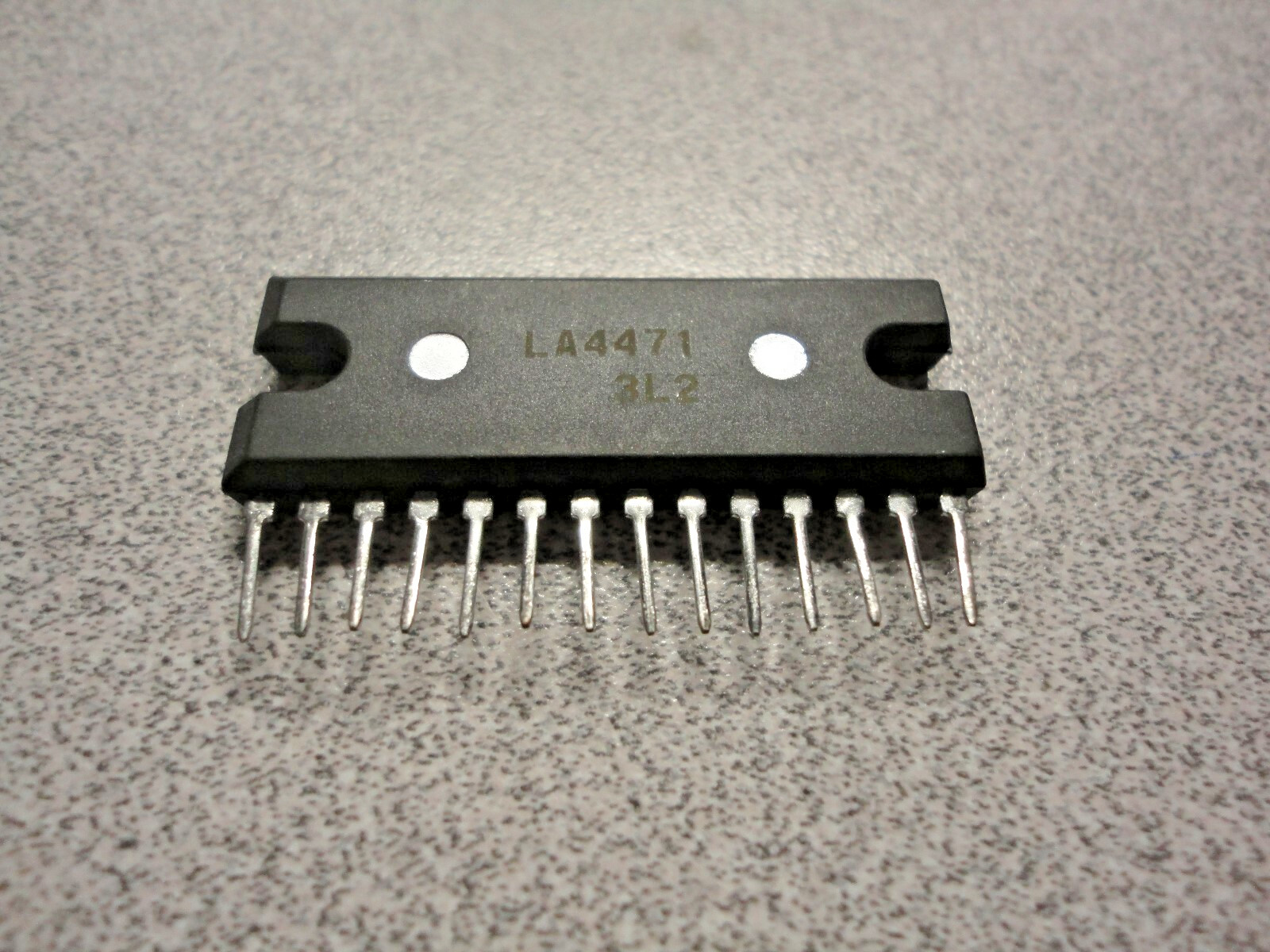 SANYO AUDIO IC LA4471 USED IN MANY MODELS, SHIPS FREE FROM USA TO USA ADDRESSES