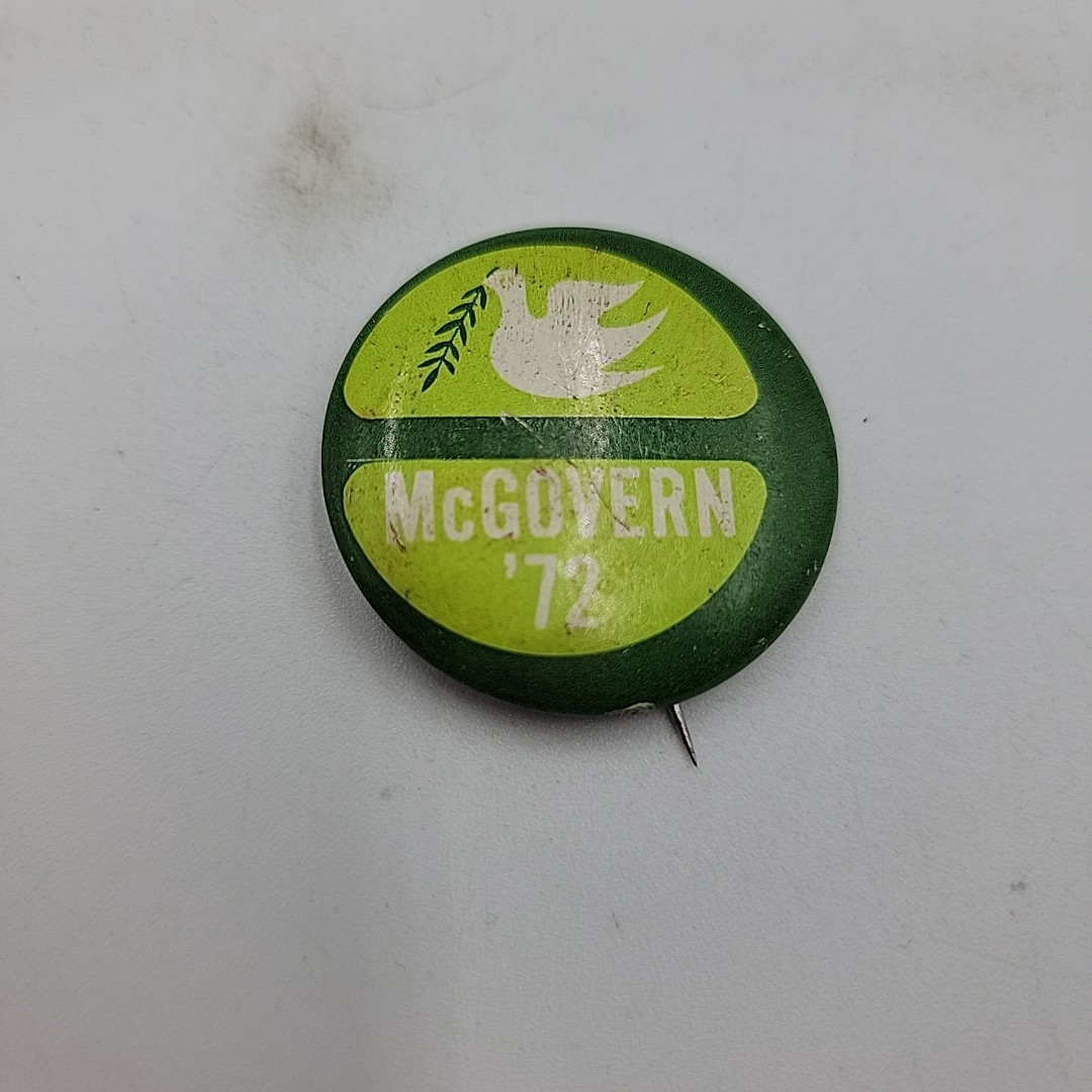 Vintage 1972 Students For McGovern Political Pinback Button 1.5"