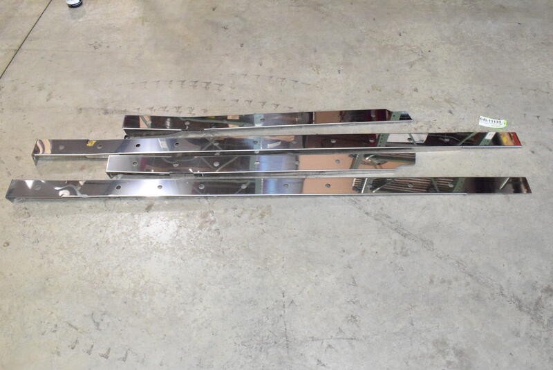 Chrome Accessories F3256 for Freightliner Cascadia (643-11130)