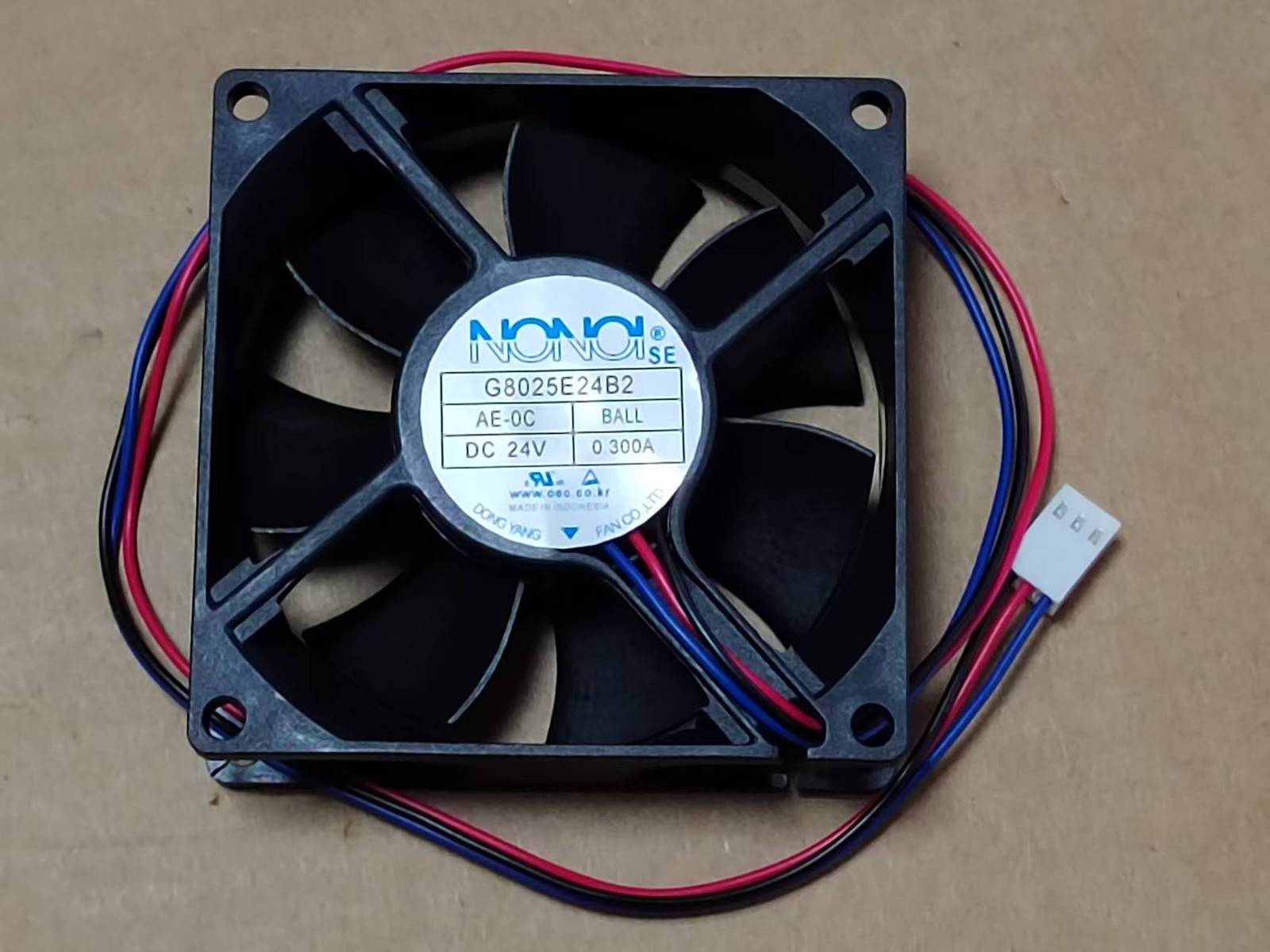 1 PCS NONOIse Fan G8025E24B2 DC24V 0.30A 80*80*25mm 3 wire cooling fan
