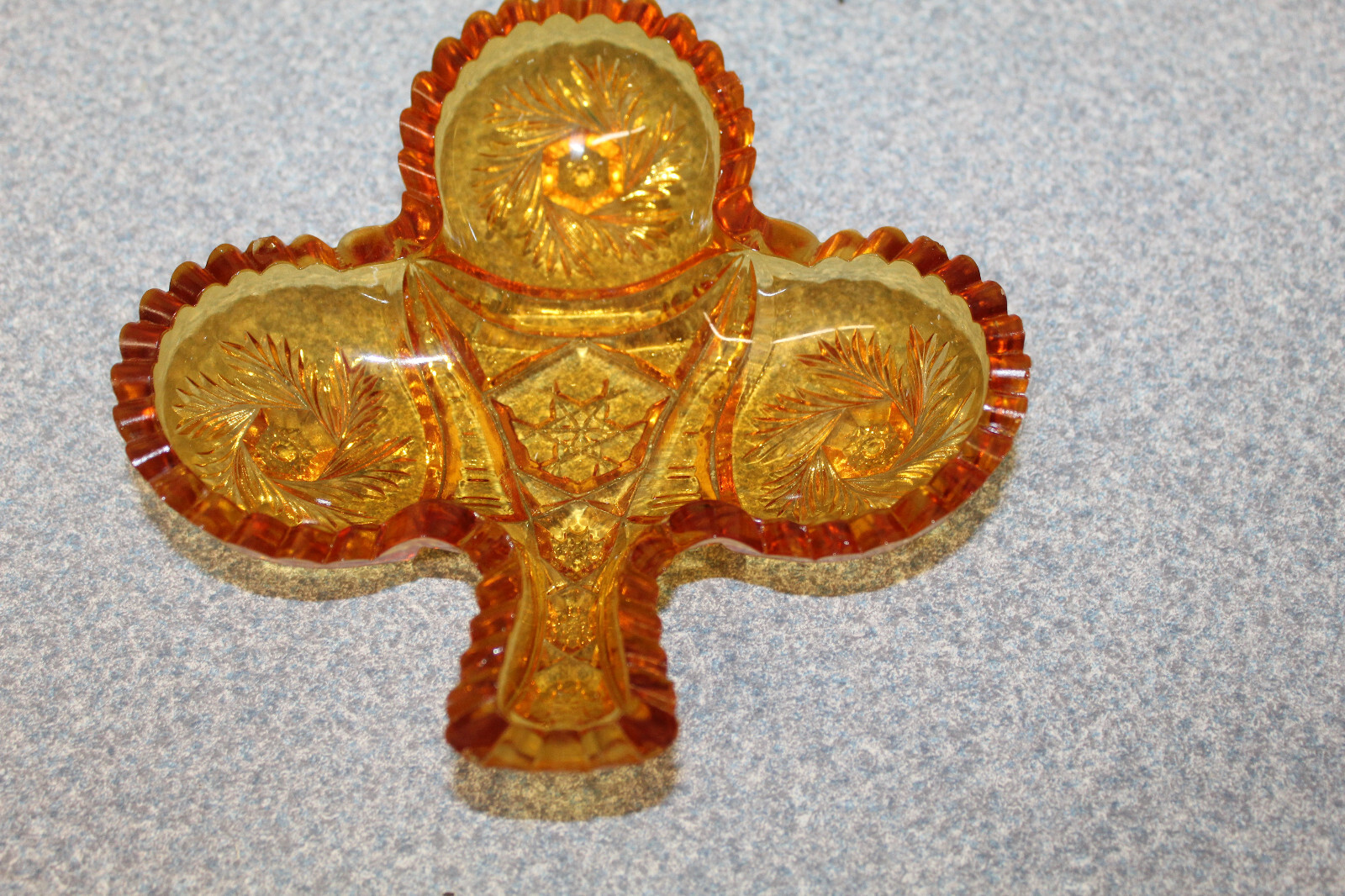 Vintage Amber Sawtooth Edging Clover Or Club Shaped Candy/Nut Dish