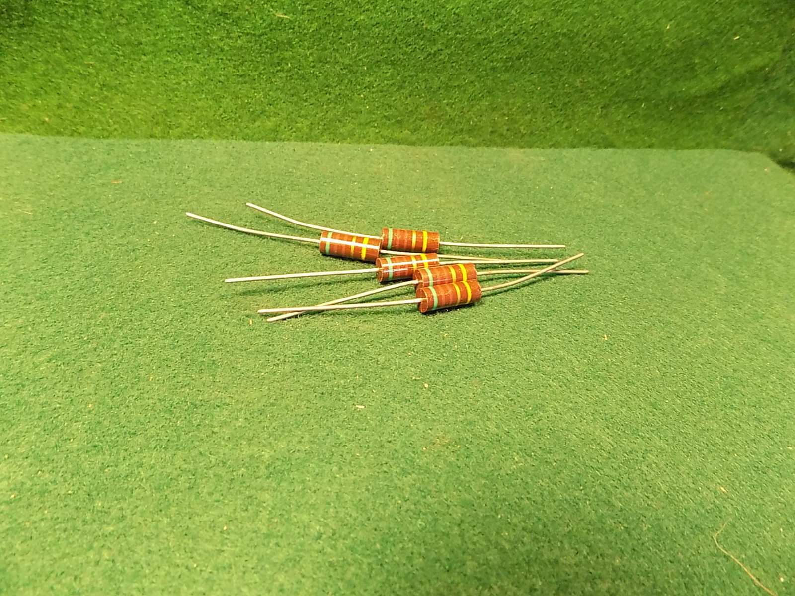 (1) 5 Pack Carbon Comp 510 OHM 1 Watt 5% Resistors NOS