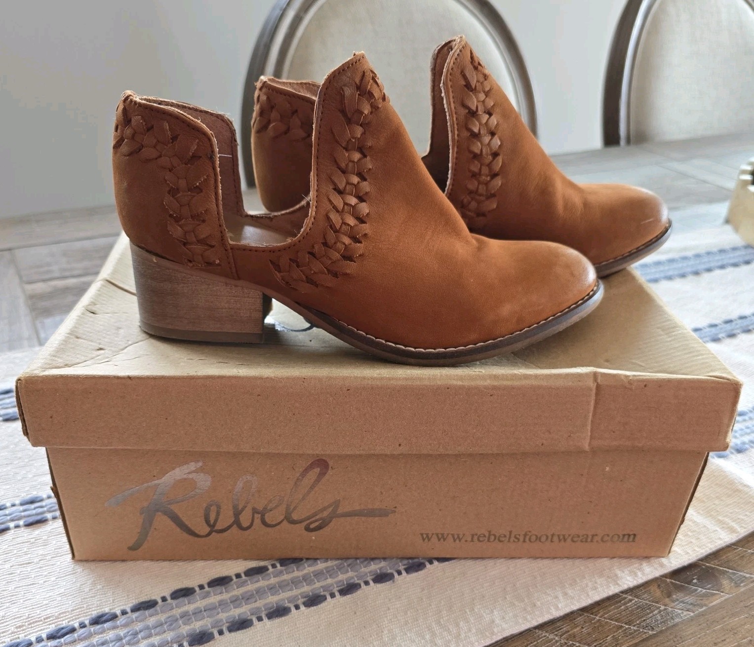 Rebels Cassie Tan Genuine Leather Cutout Booties Sz 6.5 **excellent condition **