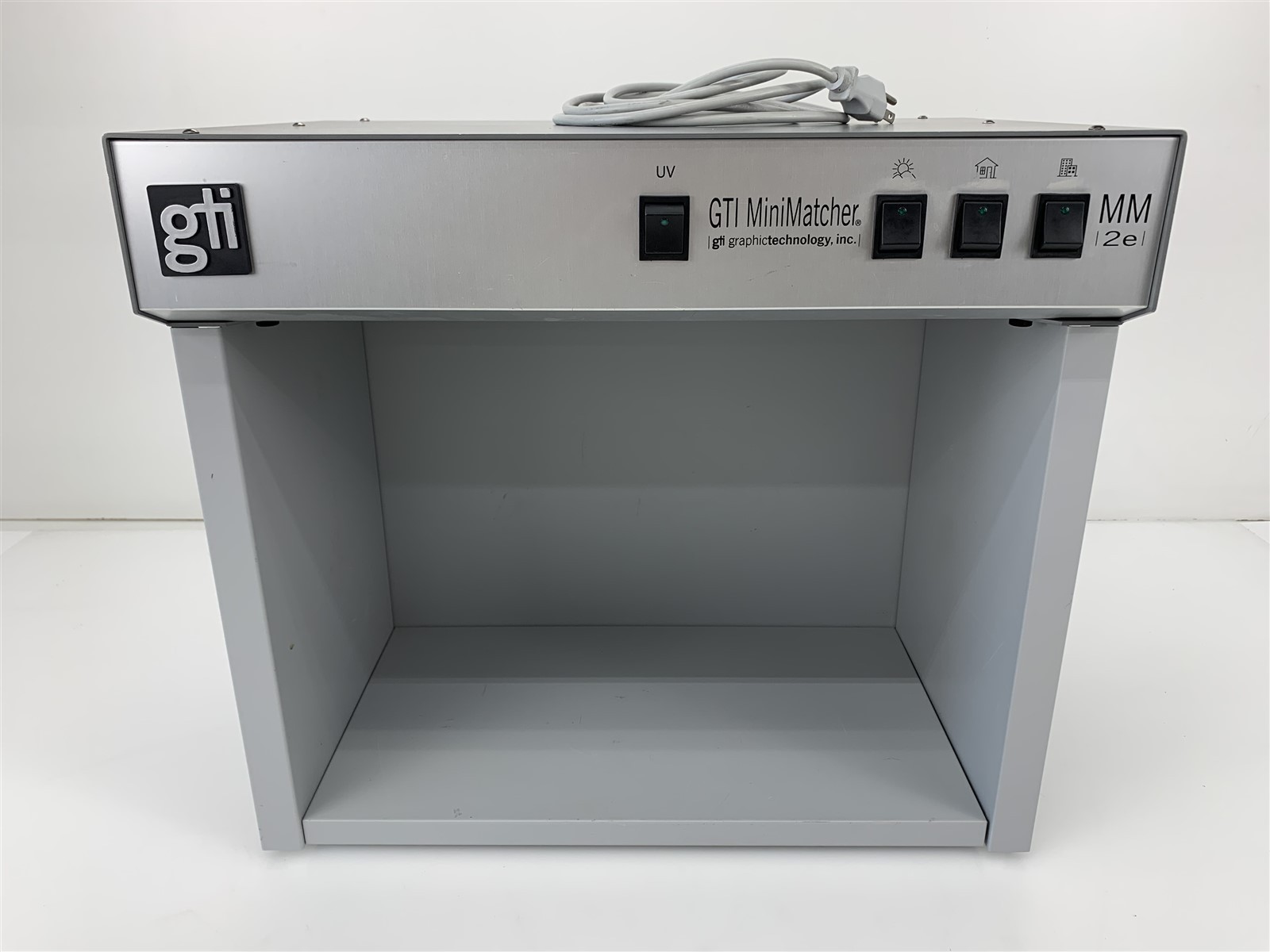 GTI MiniMatcher MM-2e UV Color Viewing System Light Box