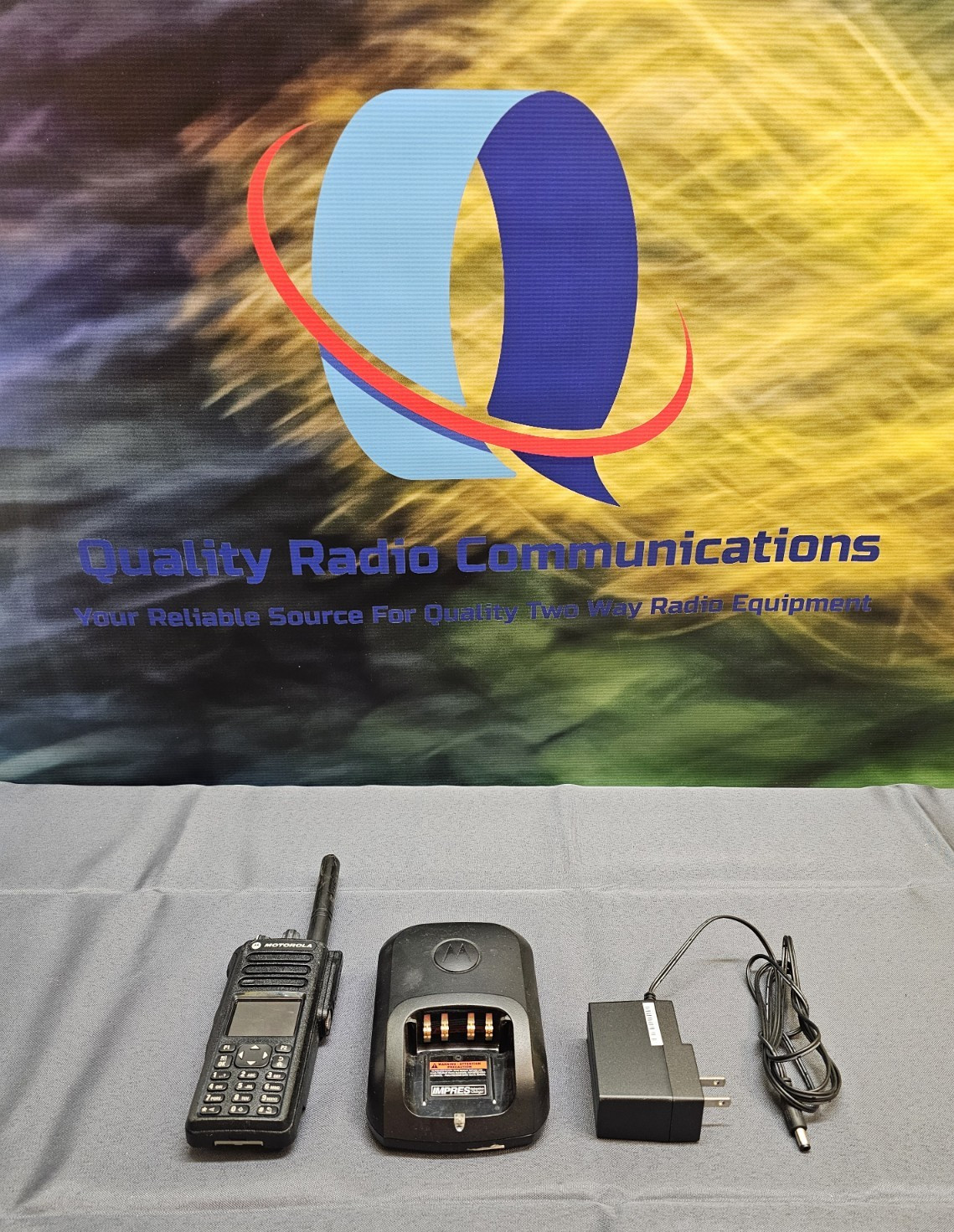 Motorola MotoTRBO XPR7550 UHF 403-512 MHz Two Way Radio AAH56RDN9KA1AN w Charger