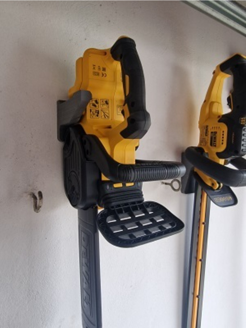 3D Printed Wall Mount for Dewalt DCCS620 20V Chainsaw