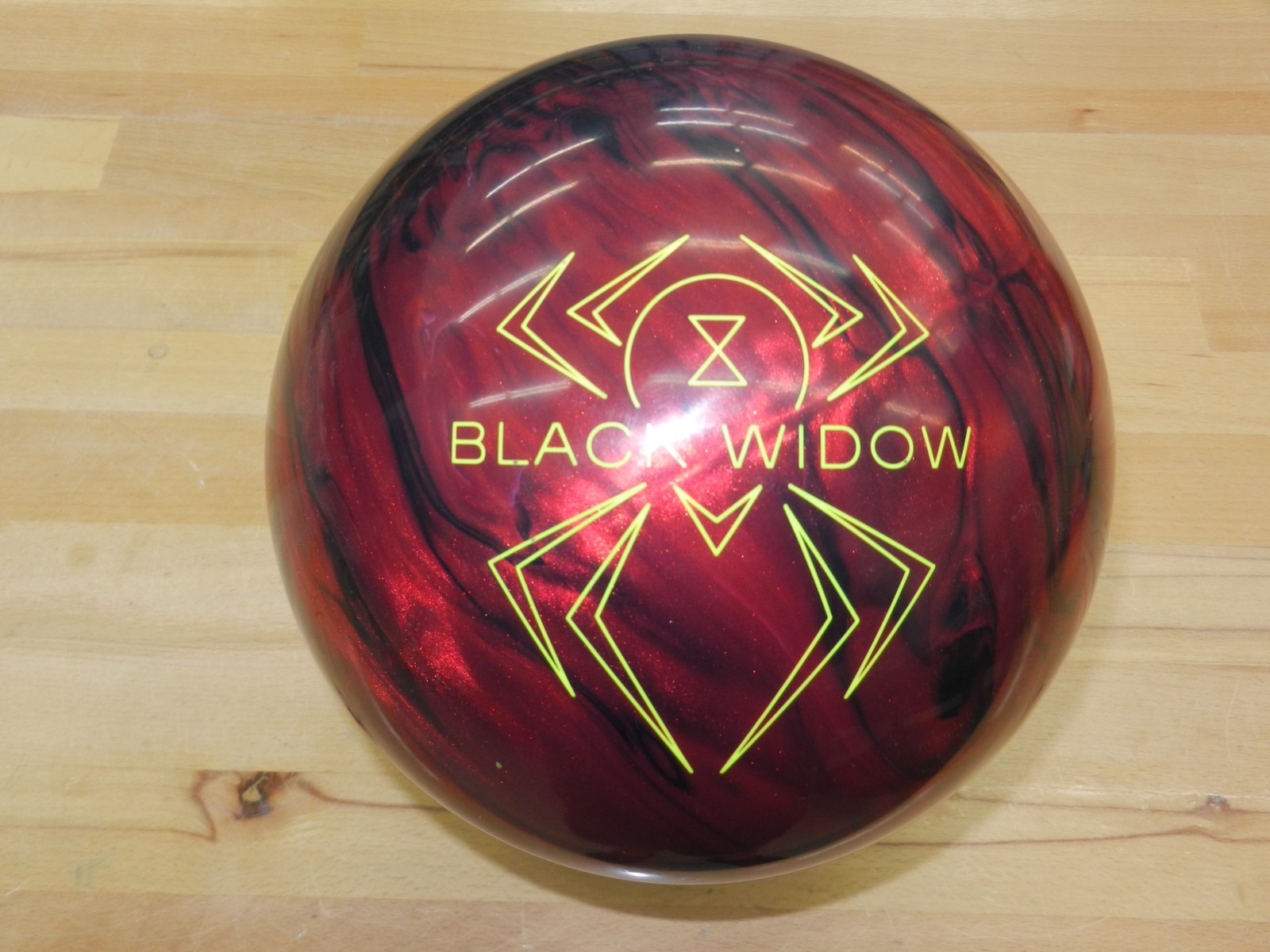 NIB 15# Hammer Black Widow 2.0 Hybrid Bowling Ball - 15.3/2-3" Pin/3.30oz TW