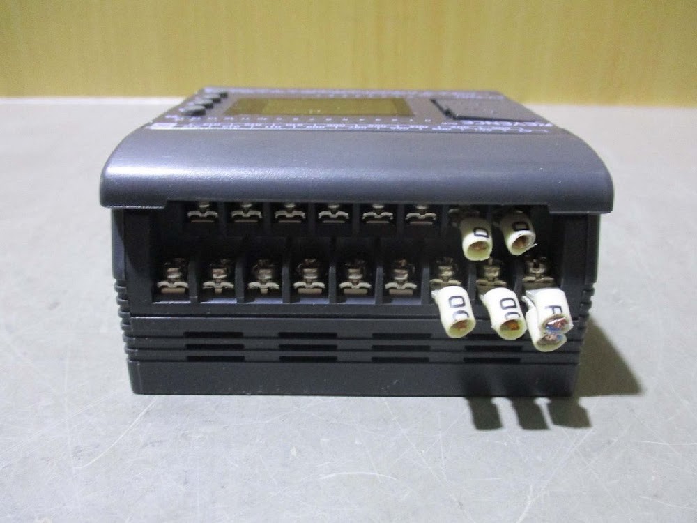 KEYENCE KV-24DT PLC Programmable Controller USED #2