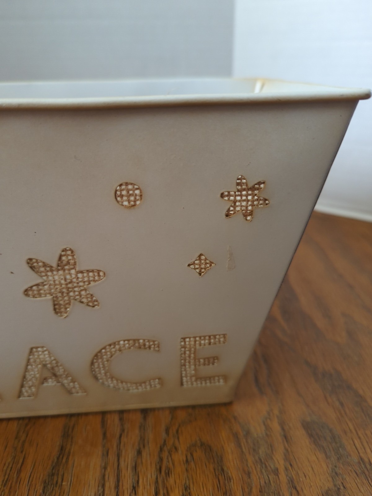 Tin Snowflake Peace White Planter/Gift Basket/ Home Decor