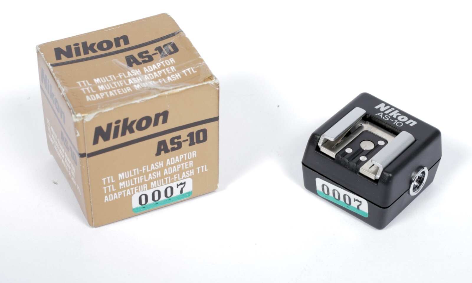 Nikon AS-10 universal Sync terminal adapter #0007