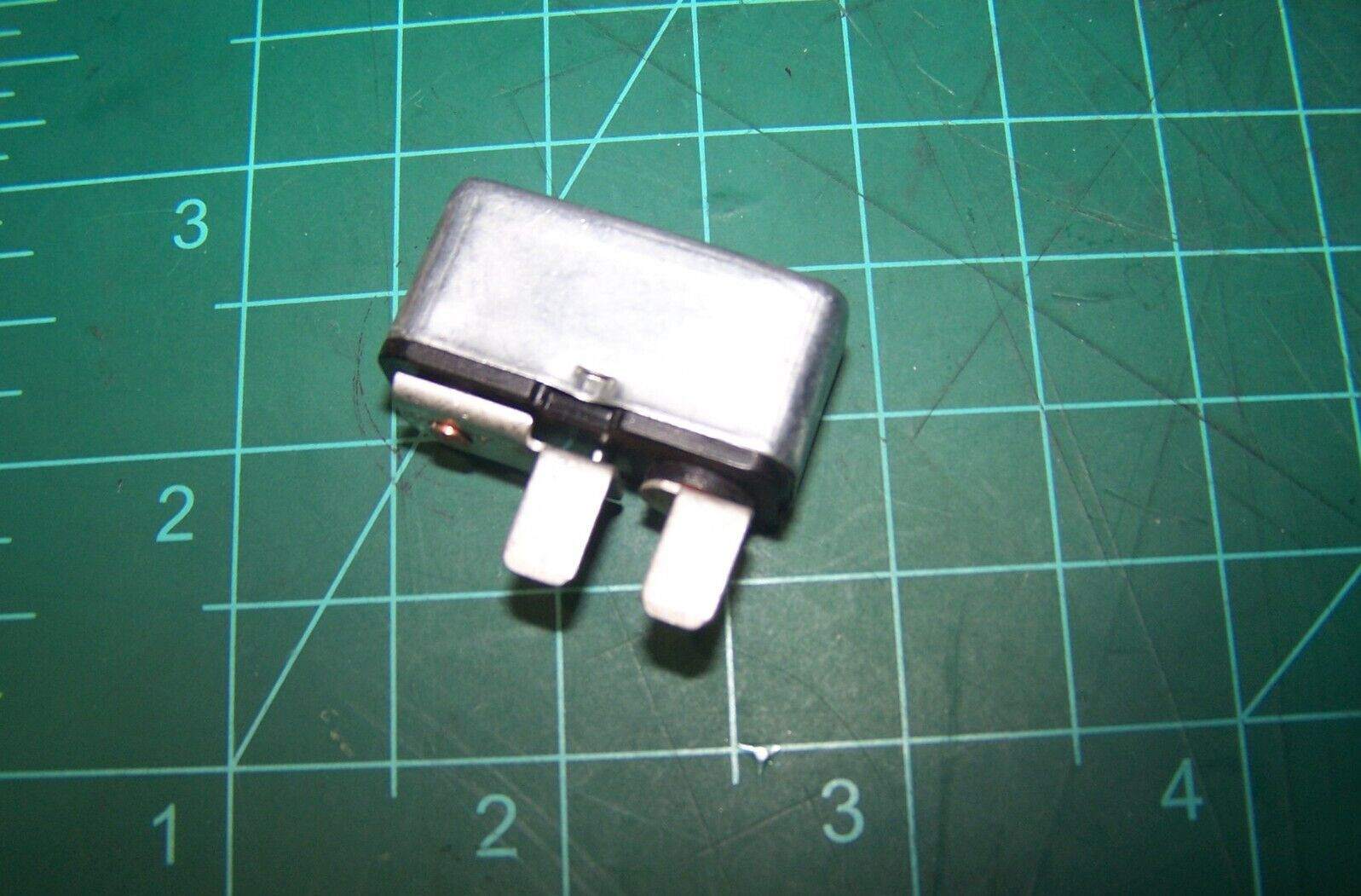 STANDARD BR-208 8.25 amp Circuit Breakers for Ford, Lincoln, Mercury