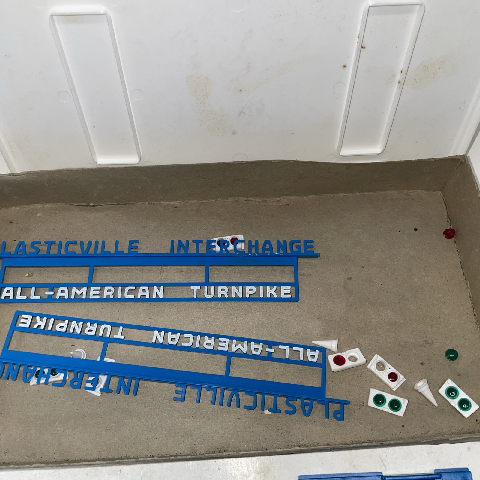 Plastic Bill Turnpike Original With Box 1900–198