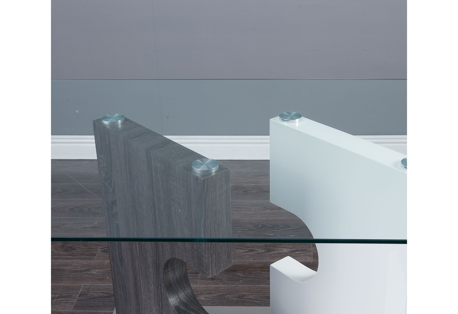 IRIS DINING TABLE