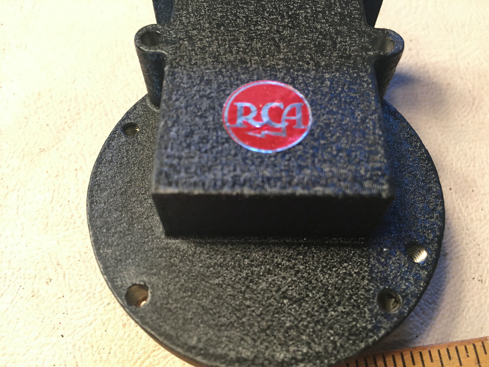 RCA Waveguide Adapter