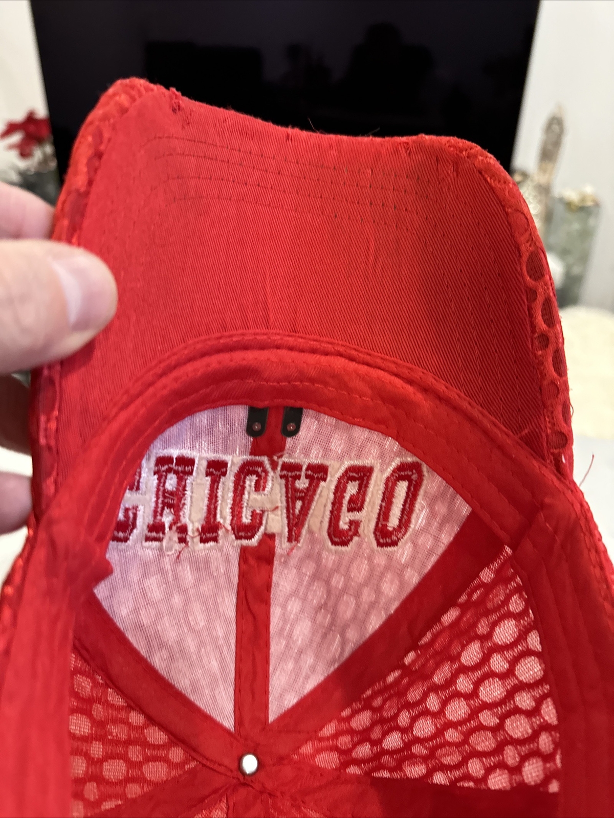 Chicago Cubs Bright Red Shiny Hat Cap Metal C Sparkling look Hoop Loop Unbranded
