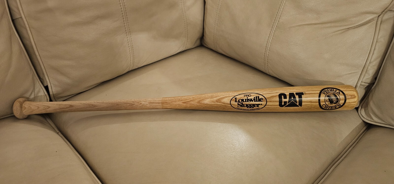 Vintage Peoria Chiefs CAT Caterpillar Louisville Slugger Full Size Promo Bat