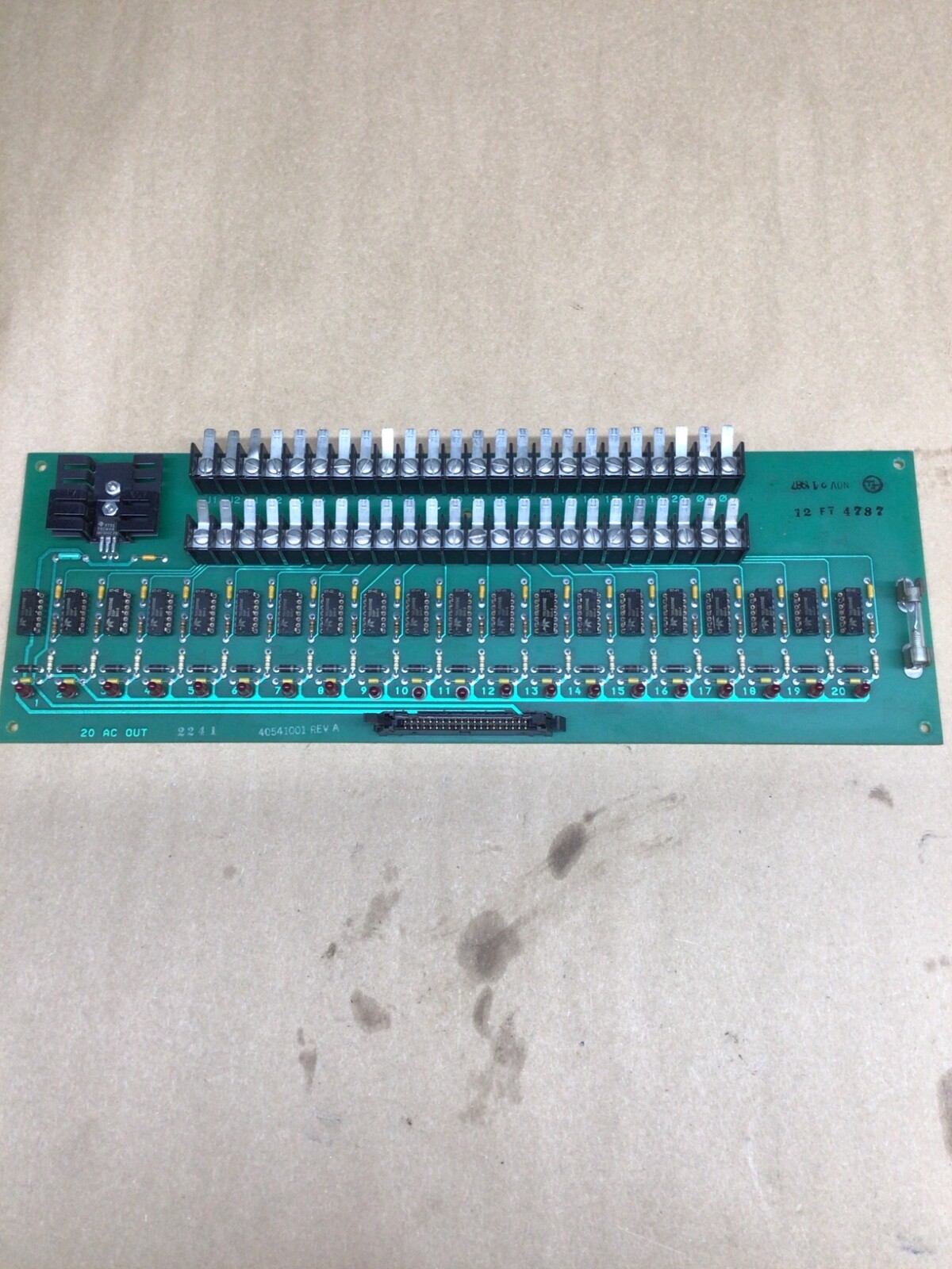 Universal Instruments 40541001 20 AC Out Board #4010J113