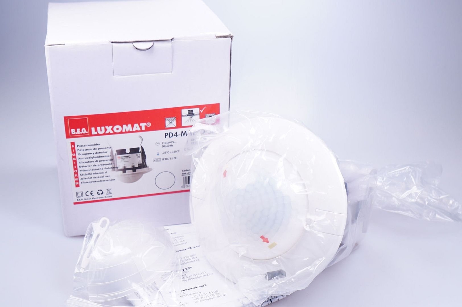 B. E.g. Brück Luxomat PD4-M-TRIO-3P PD4-M-TRIO-K/C-3P Presence Conf, New