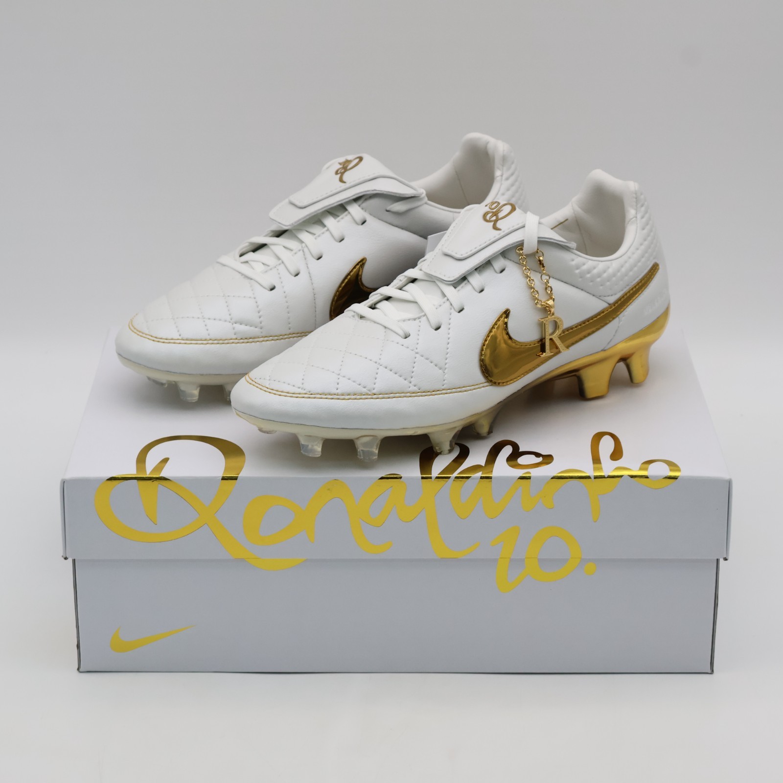 IF4388-100 Ronaldinho × Nike Tiempo Legend FG Touch of Gold (Men's)