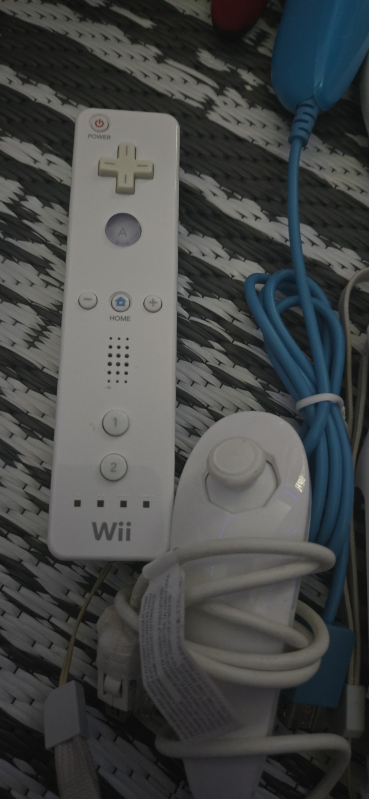 Nintendo Wii RVL-001 Backwards Compatible GameCube Console Bundle + Controllers