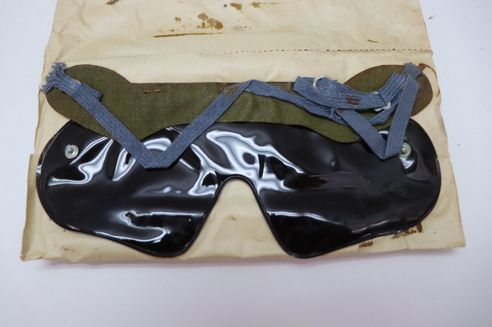 WWII British Eyeshields anti-gas mkIII 3 tinted 3 untinted package set E2044