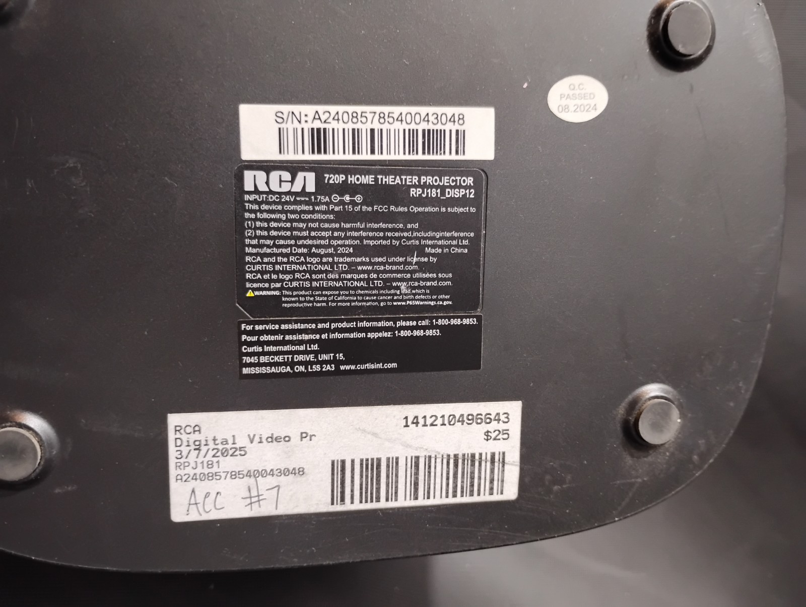 RCA RPJ185 Projector with charger