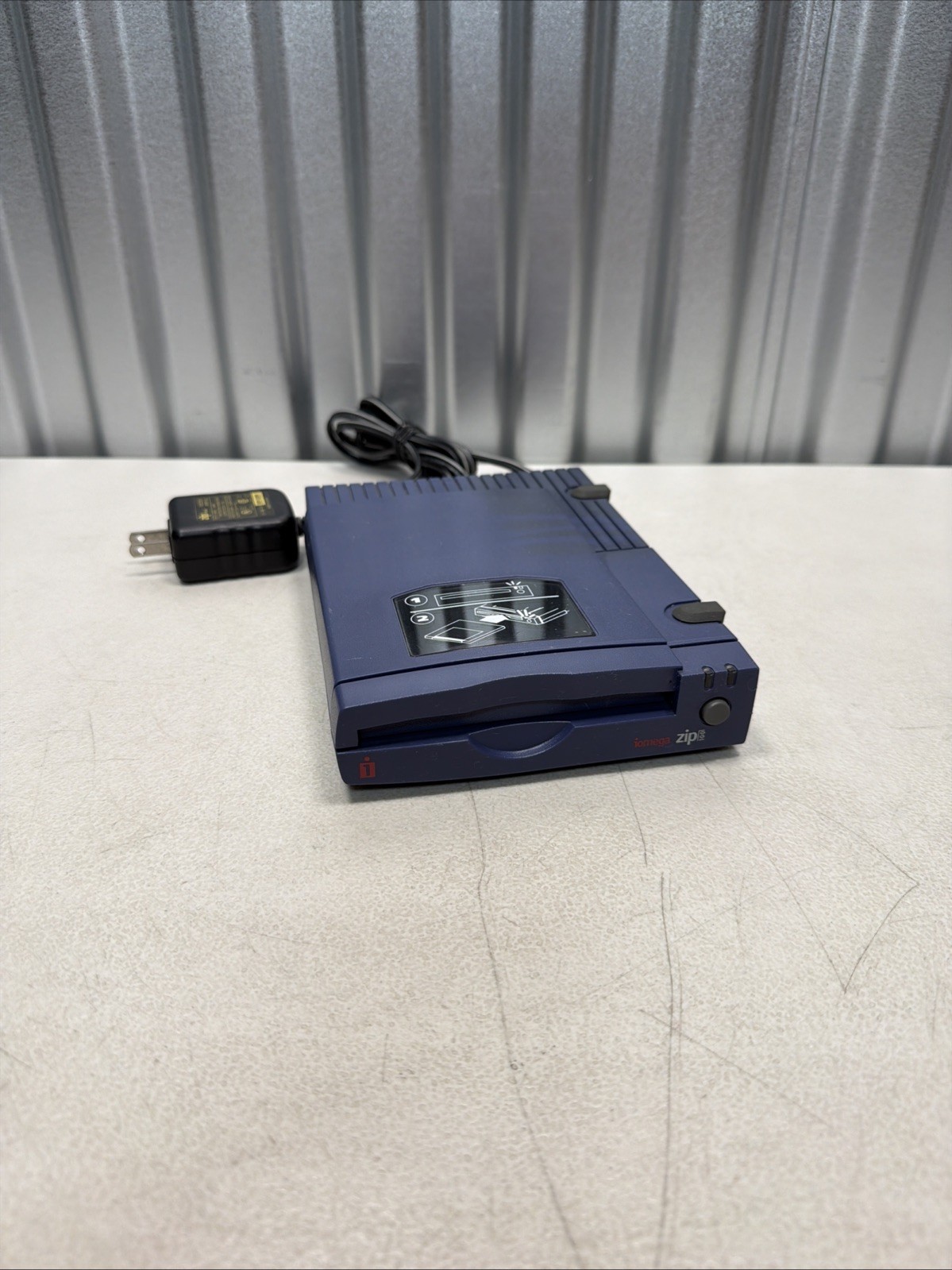 IOMEGA 100 Zip Drive Z100P2 w/ OEM Power Supply