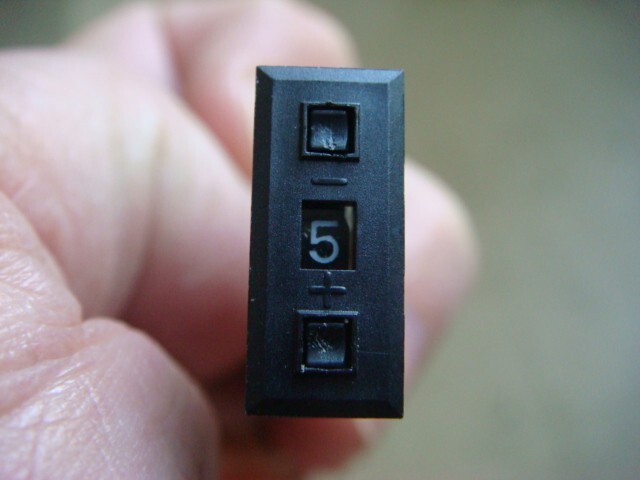 LOT 5 OCTAL [0-7] Thumbwheel (pushbutton) Switches OMRON 12Y9R -- New and Unused