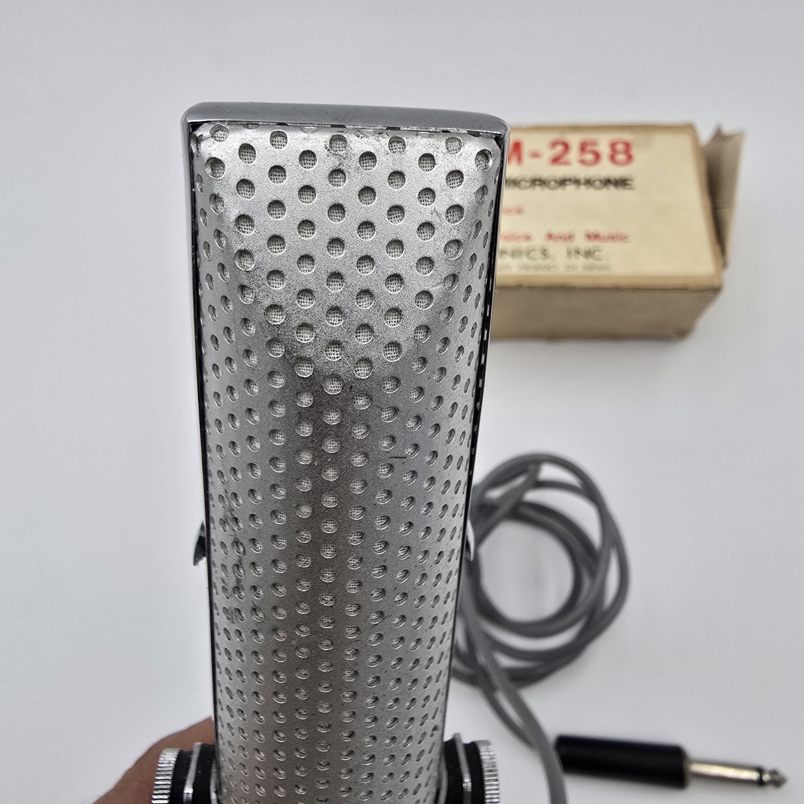 Olson M-258 RDYNAMIC MICROPHONE 50 K Ohm High Impedance Studio Type-21