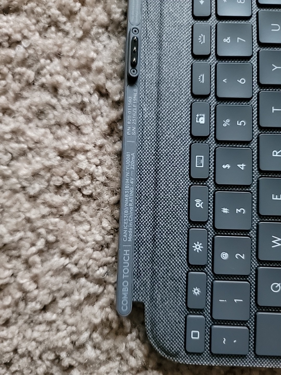 Logitech Combo Touch Keyboard Case for iPad 11"(11 gen)