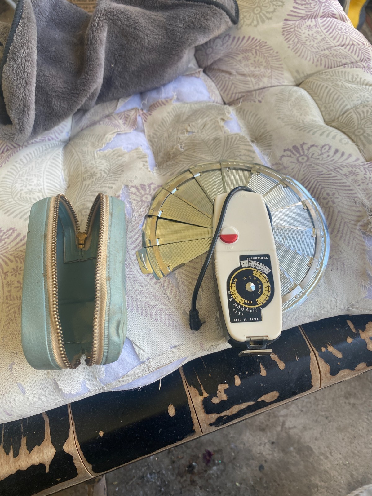 Vintage Popular Flash with Case