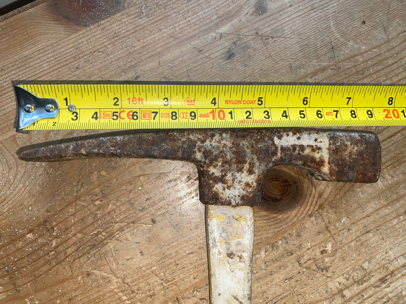 Bricklayer Mason's Hammer With Nylon Grip