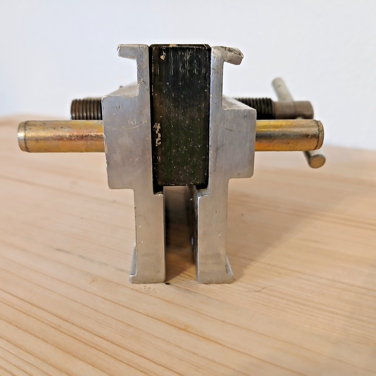 Dowl-it Self Centering Dowel Pin Drill Guide Vise Model 1000 Made U.S.A.