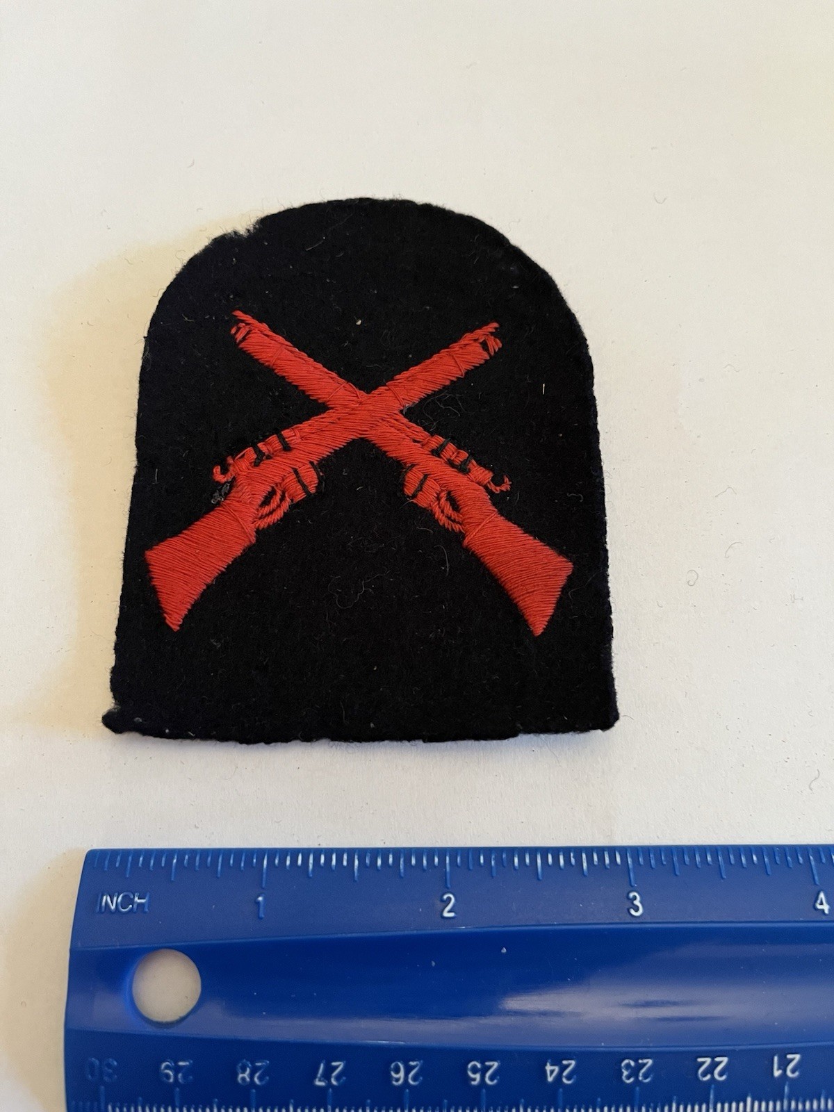 British UK Royal Marines Marksman Red Crossed Rifles Uniform Patch INV12705