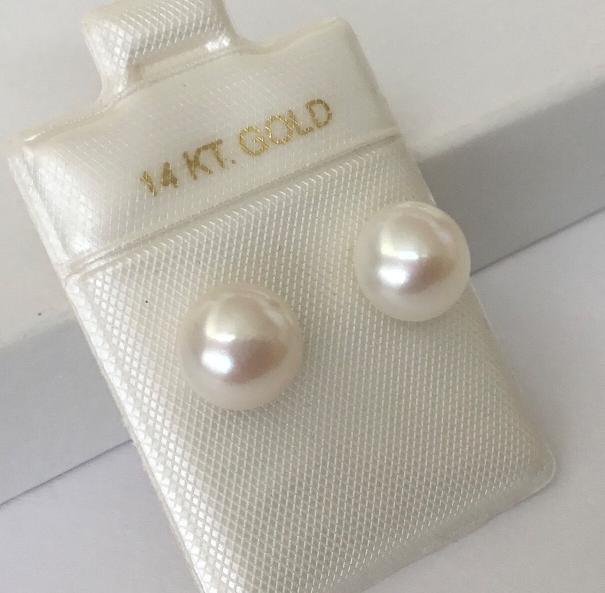 White Cultured Freshwater Pearl 8 - 8.5 mm Solid 14K Gold Stud Earrings NEW