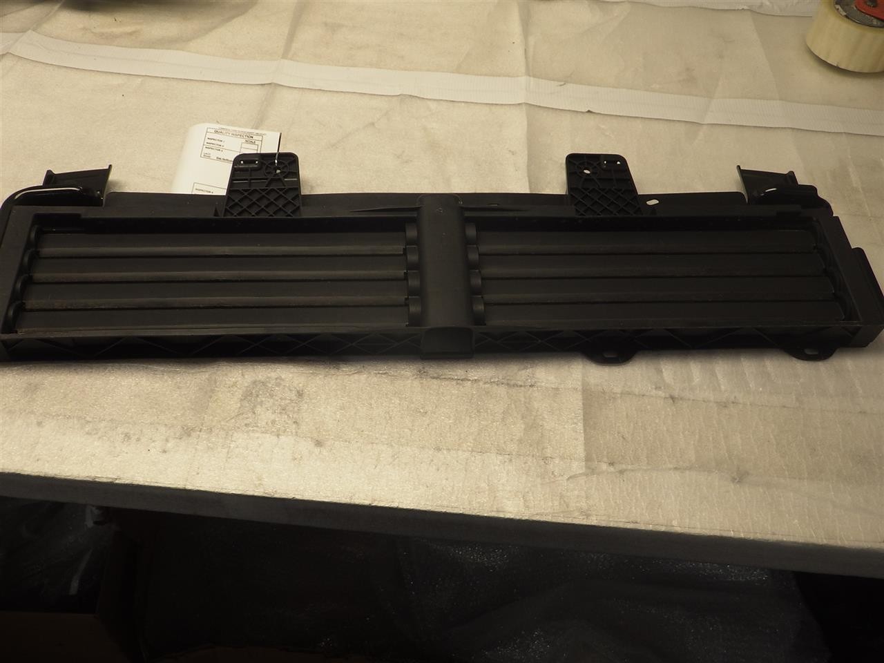 2025 Equinox LT Lower Air Shutter 1723546