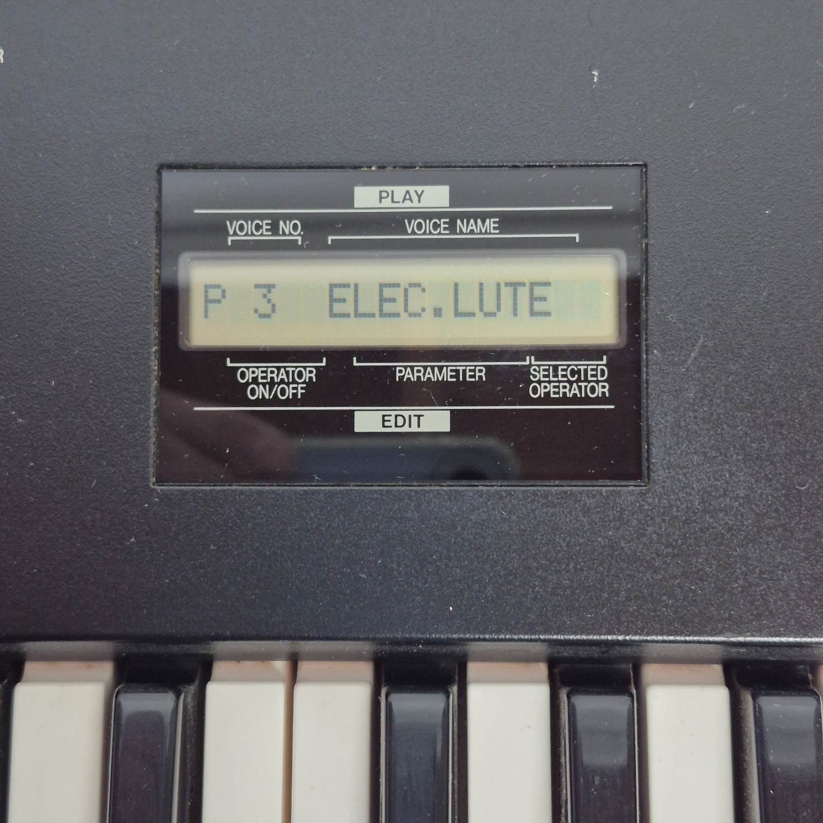 Yamaha DX27S 61-Key FM Synthesizer - Vintage 1980s, Used