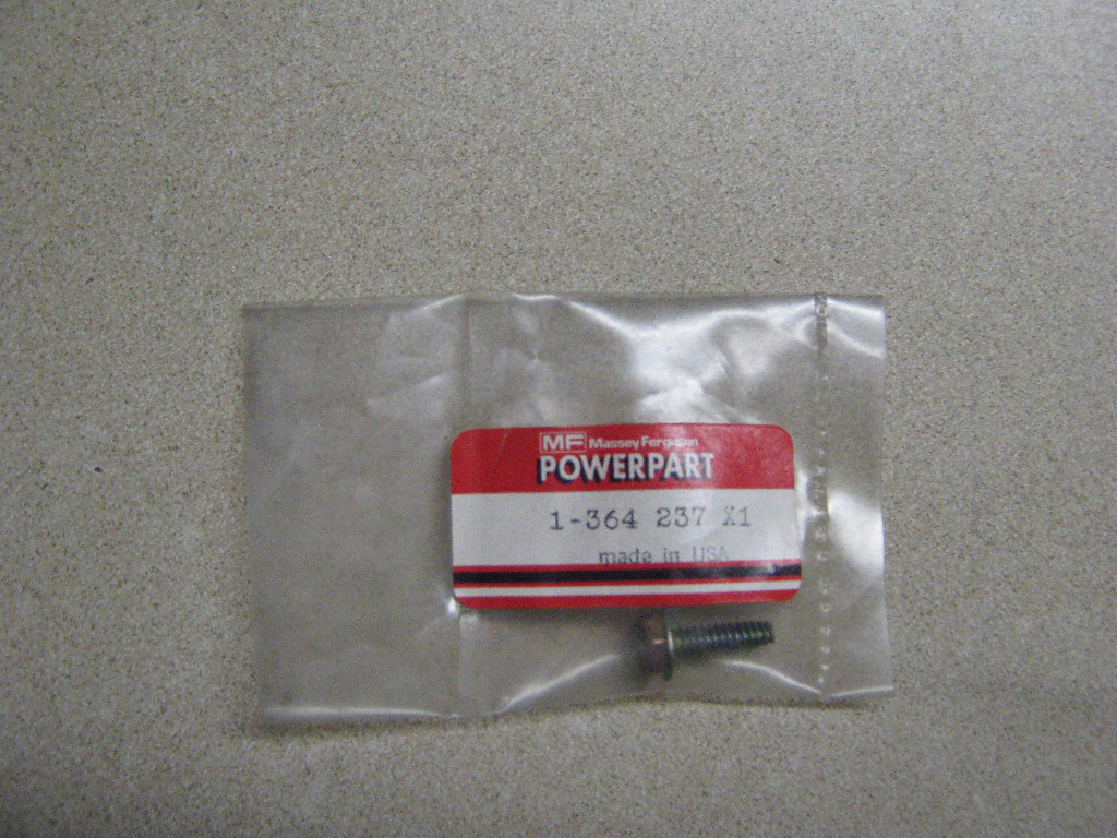 Massey Ferguson 364237X1 Screw