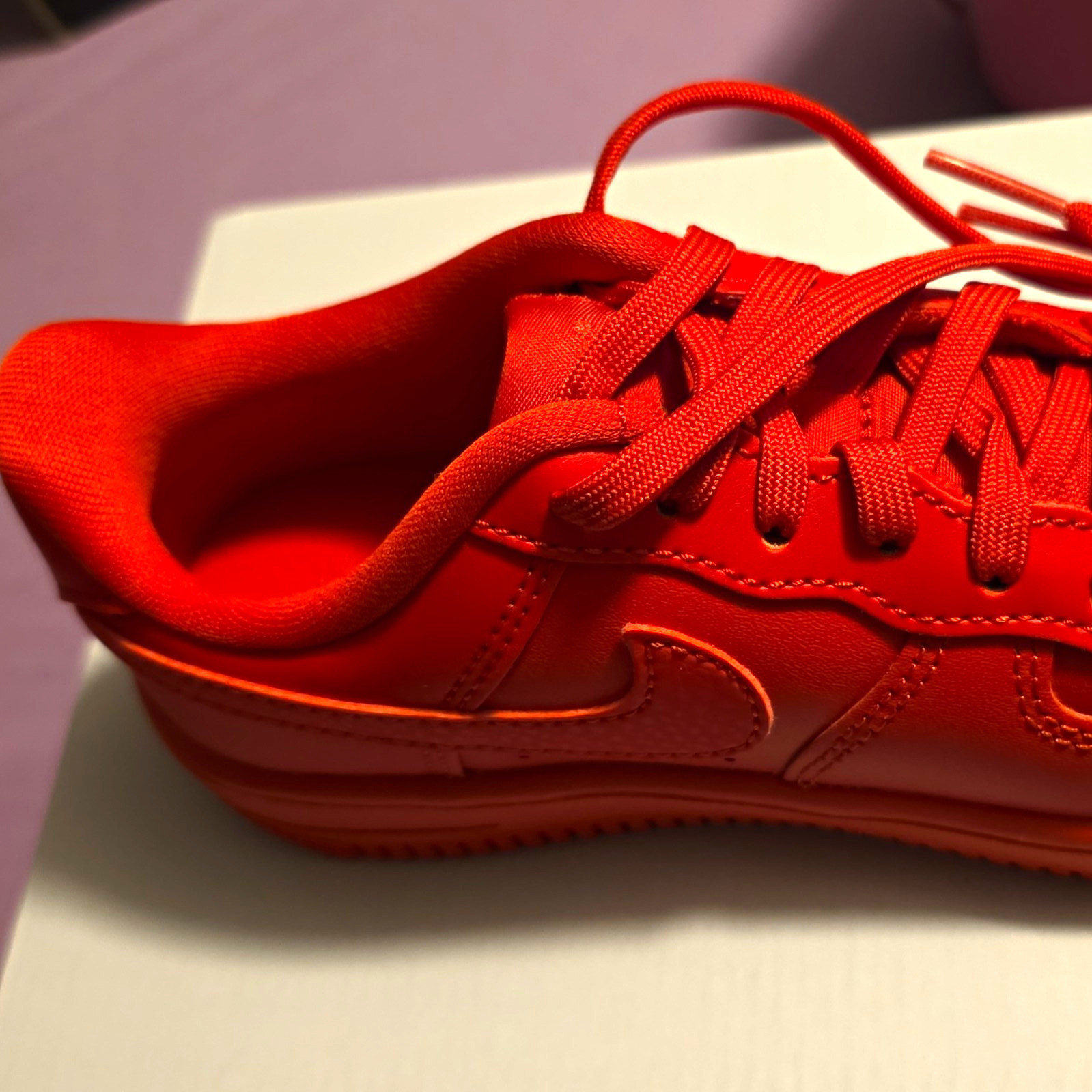 Nike Men's Red Low Top Lace-Up Athletic Sneaker Solid Pattern New w/ Box