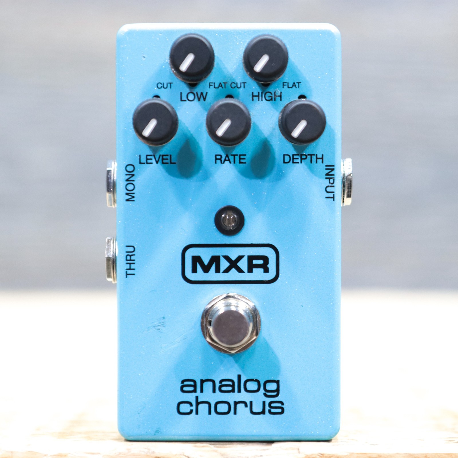 MXR M234 Analog Chorus Analog Bucketbrigade Circuitry Chorus Effect Pedal w/Box