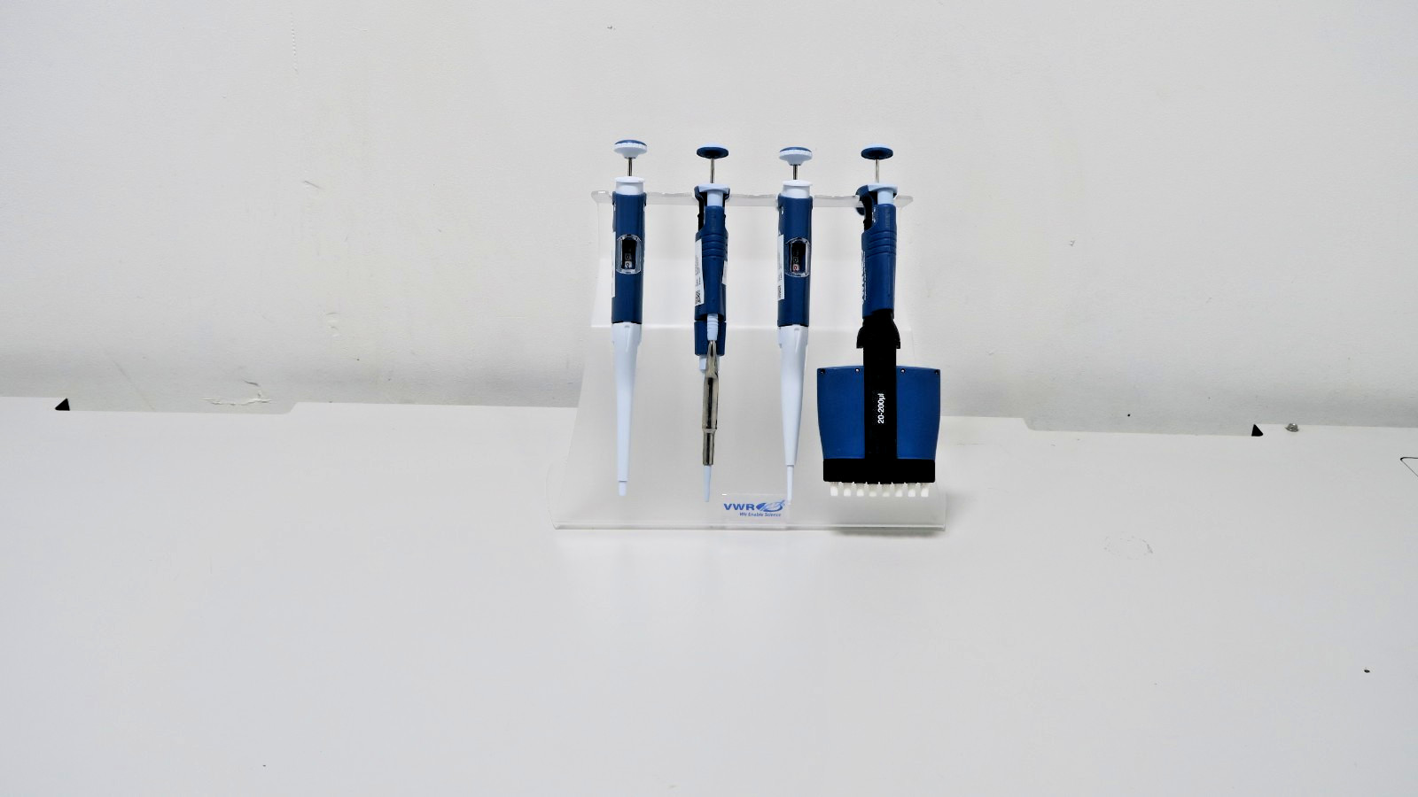 VWR Ergonomic High Performance  Pipettes with Stand