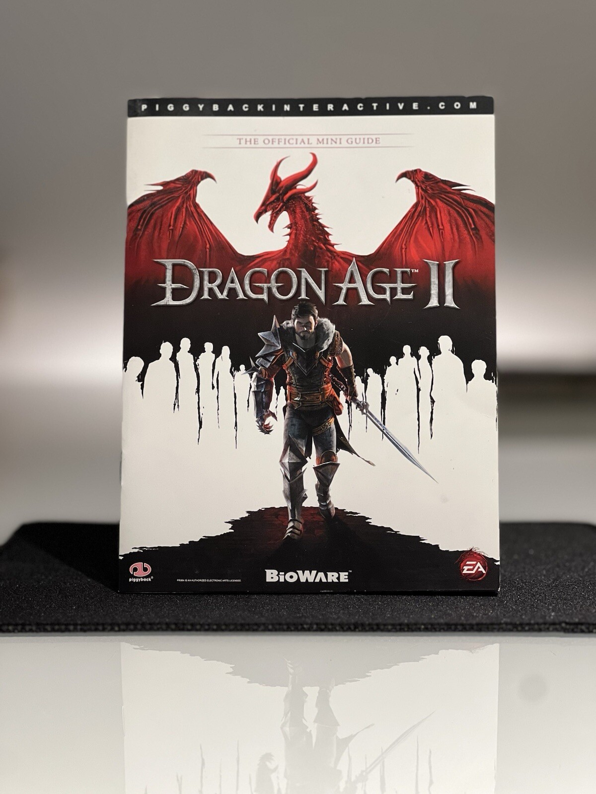 Dragon Age II Bioware 2011 Official Mini  Guide Good Used Condition