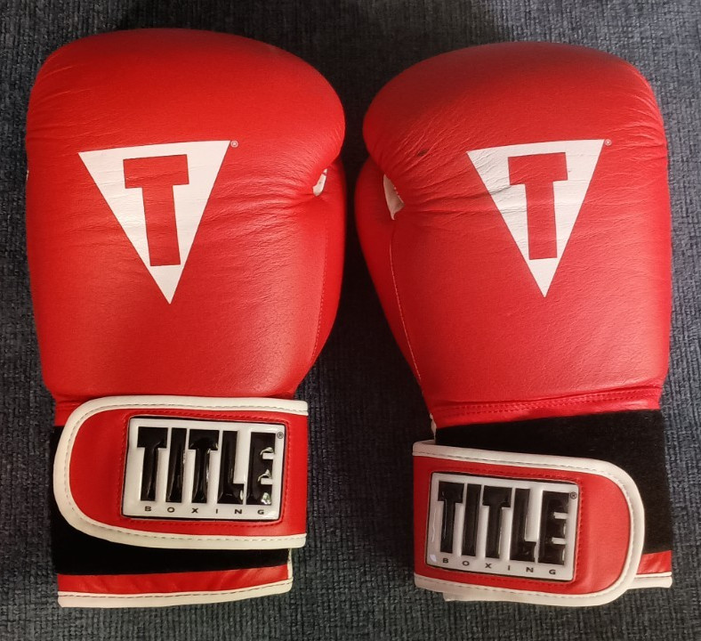 TITLE Classic Power Weight Bag Boxing Gloves~Red Black White~14 oz~Reg~Leather
