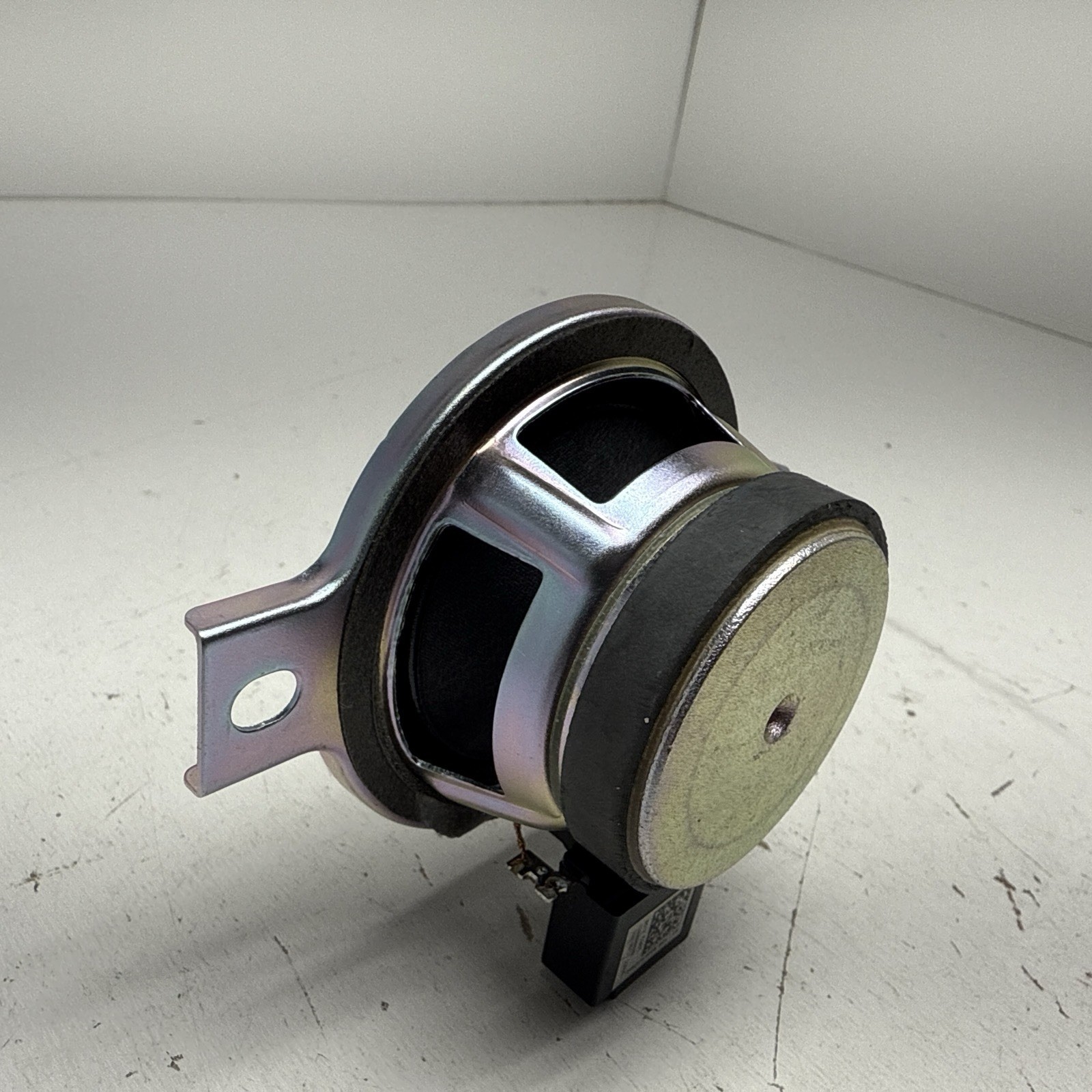 Chevrolet GMC Cadillac OEM Rear Speaker 85135985